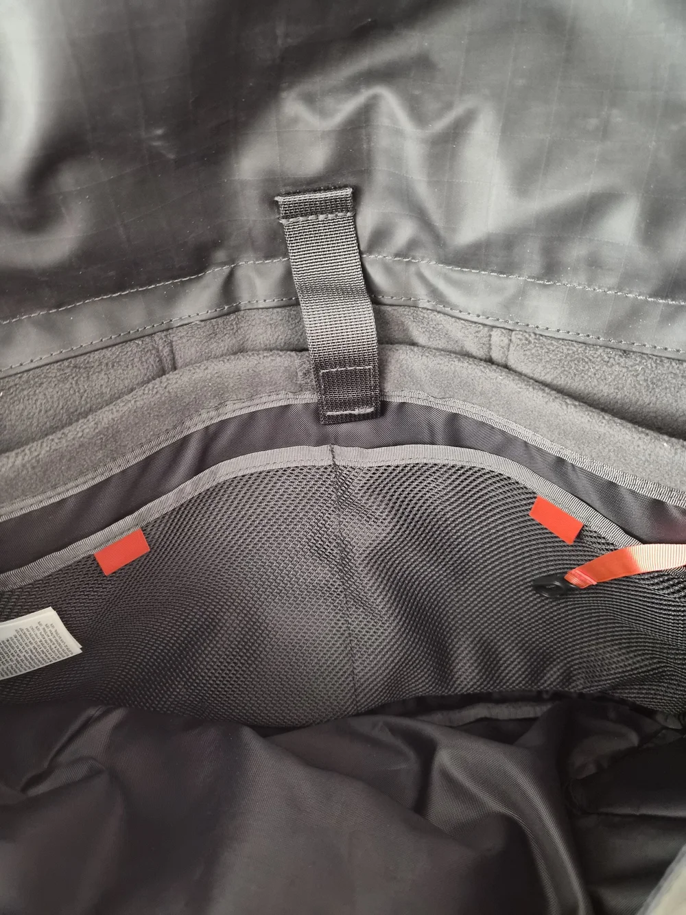 The North Face Voyager Base Camp Messenger Bag In Asphalt Gray/Vibrant Orange